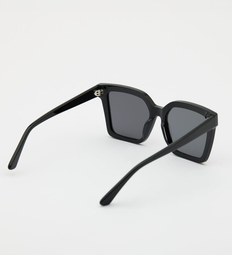 Ivy Black Sunglasses