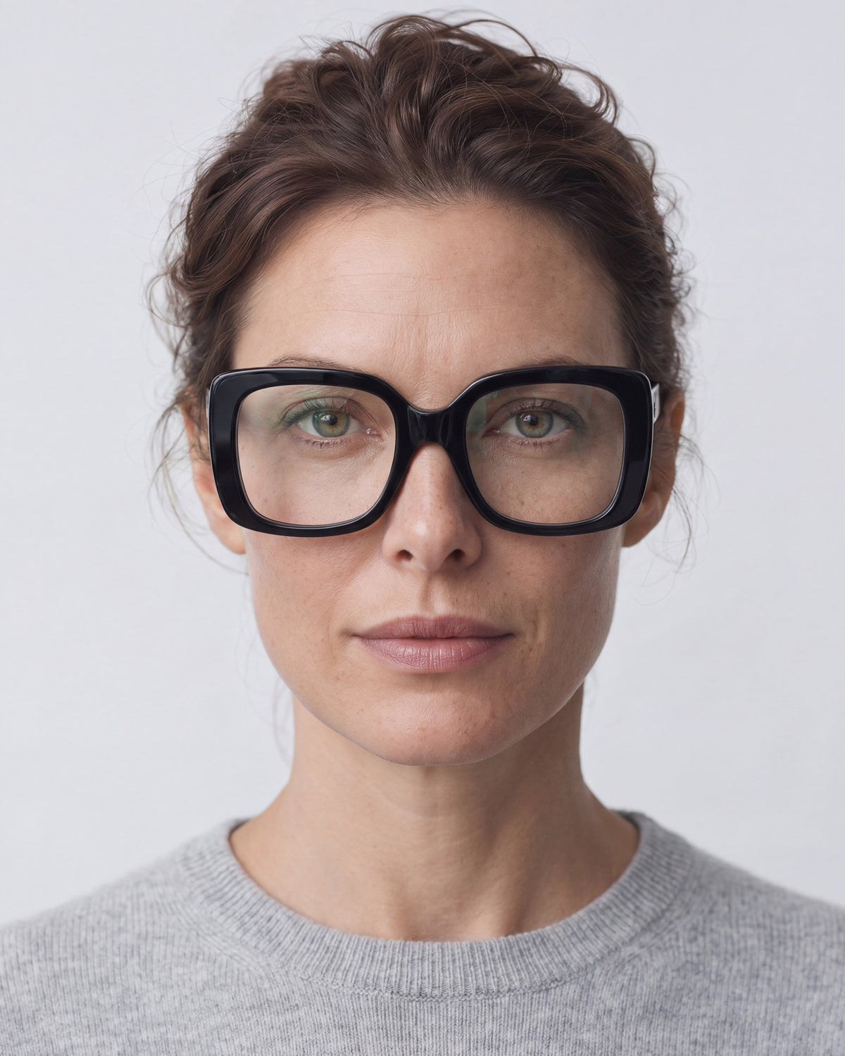 Mio Black Readers, worn